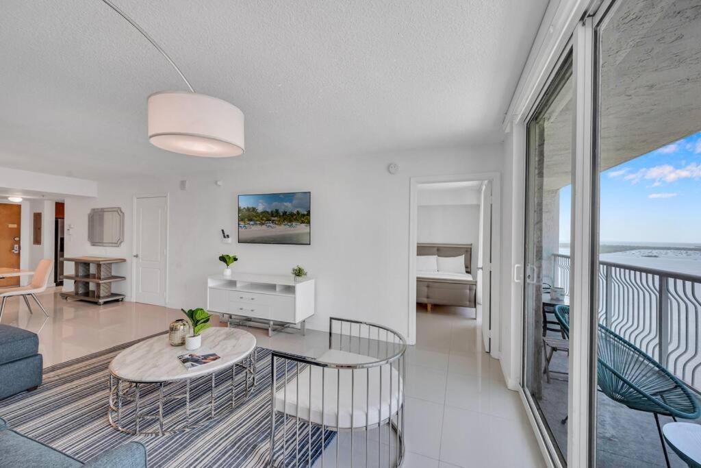 Luxurious Private Unit With Parking Apartment Miami Ngoại thất bức ảnh