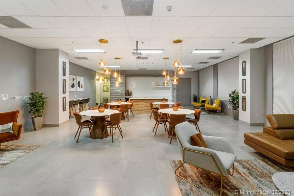 Luxurious Private Unit With Parking Apartment Miami Ngoại thất bức ảnh