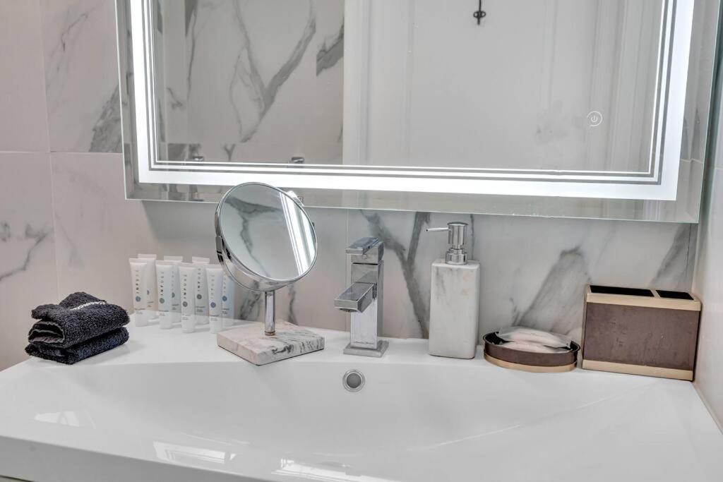 Luxurious Private Unit With Parking Apartment Miami Ngoại thất bức ảnh