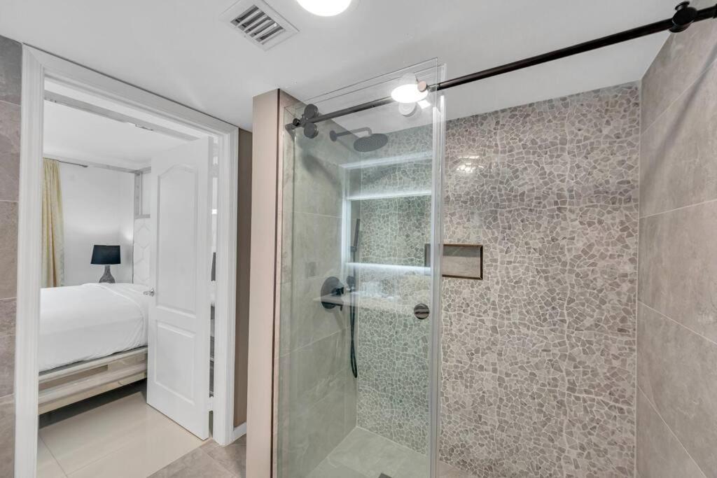 Luxurious Private Unit With Parking Apartment Miami Ngoại thất bức ảnh