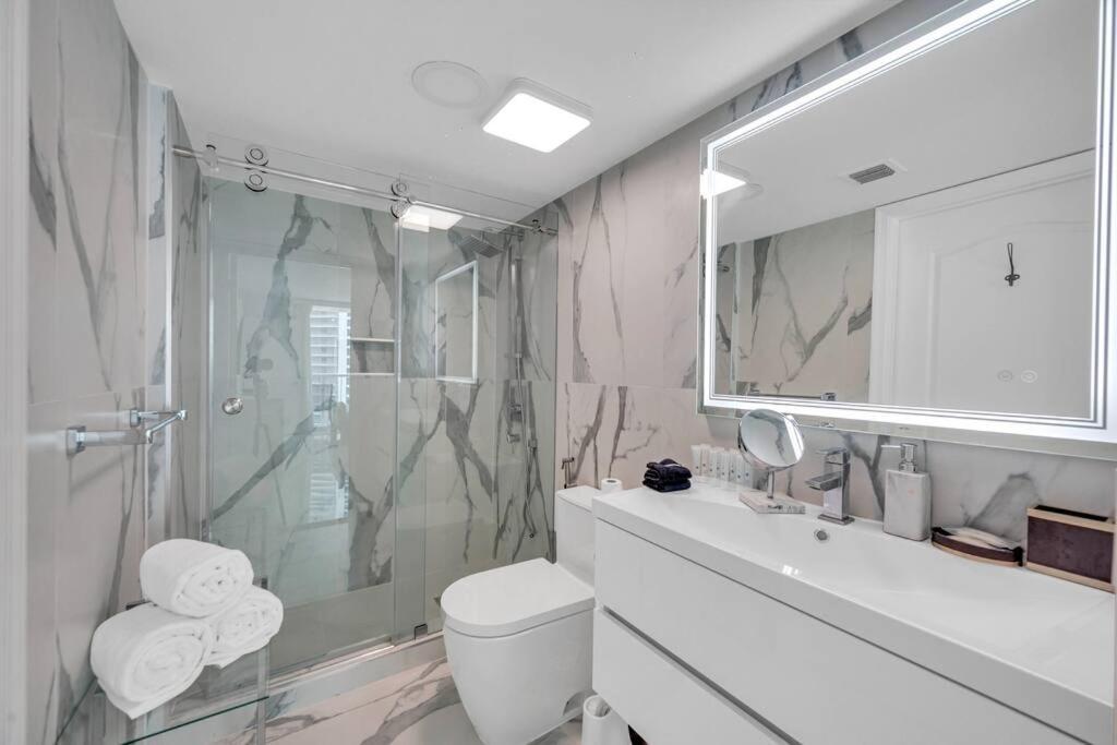 Luxurious Private Unit With Parking Apartment Miami Ngoại thất bức ảnh