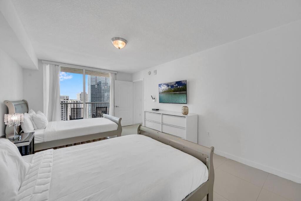 Luxurious Private Unit With Parking Apartment Miami Ngoại thất bức ảnh