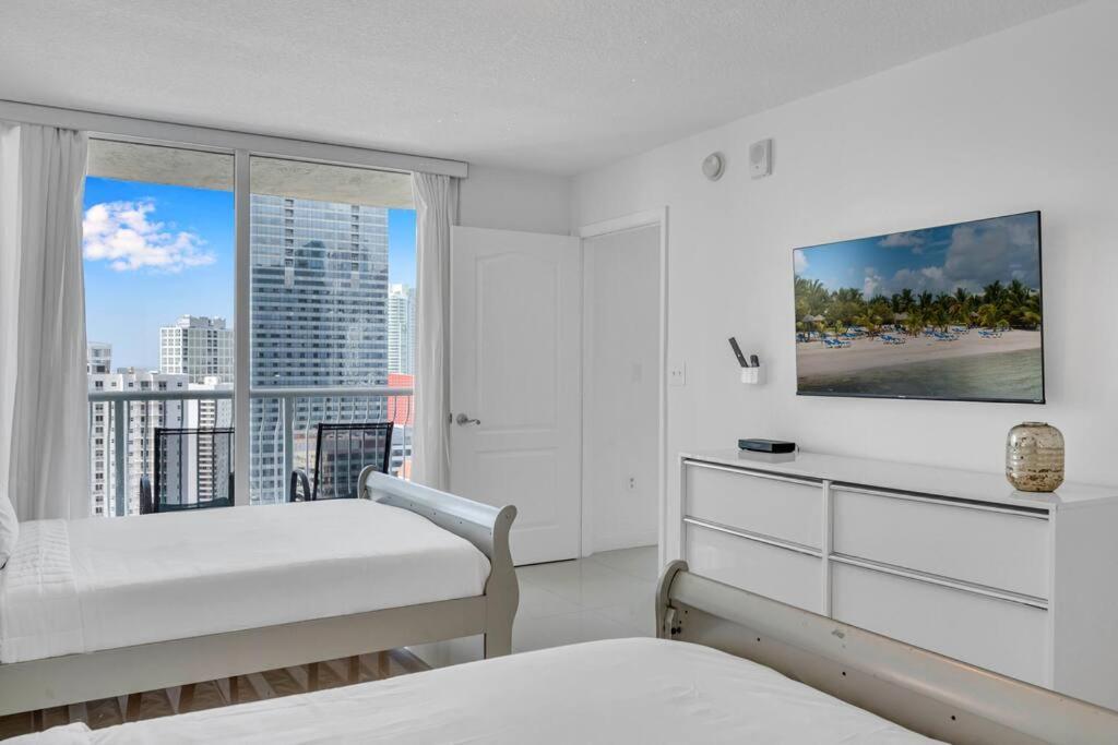 Luxurious Private Unit With Parking Apartment Miami Ngoại thất bức ảnh