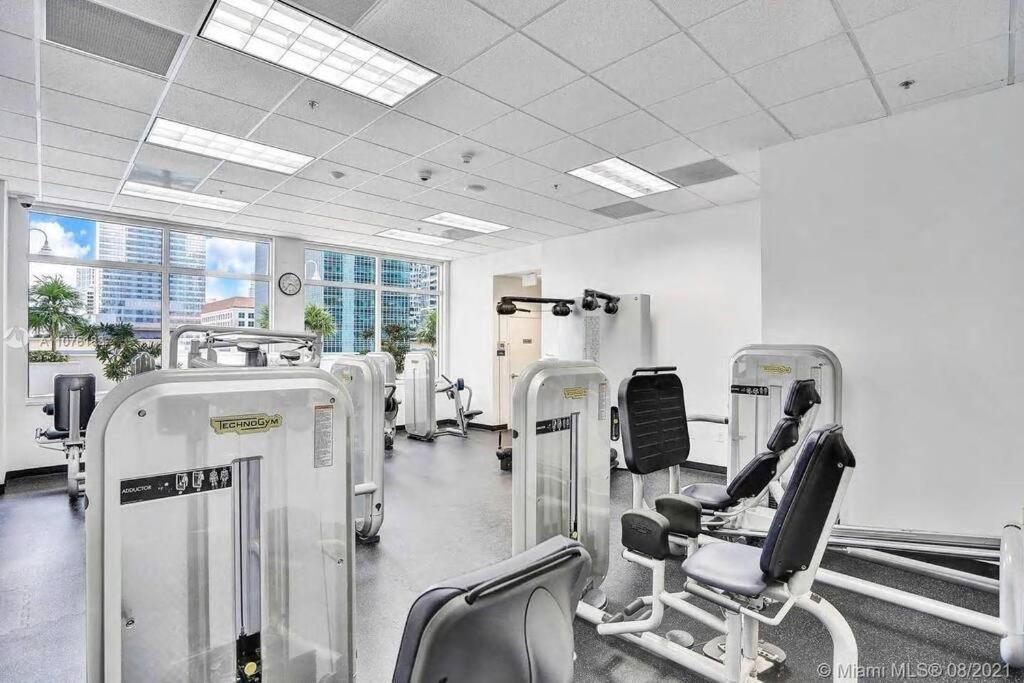 Luxurious Private Unit With Parking Apartment Miami Ngoại thất bức ảnh