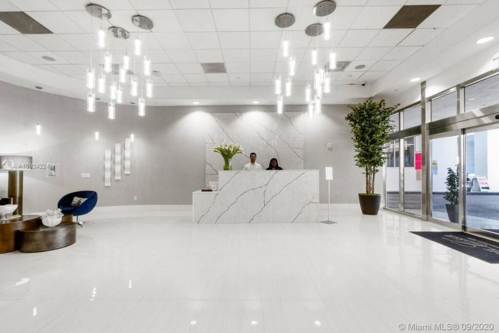 Luxurious Private Unit With Parking Apartment Miami Ngoại thất bức ảnh