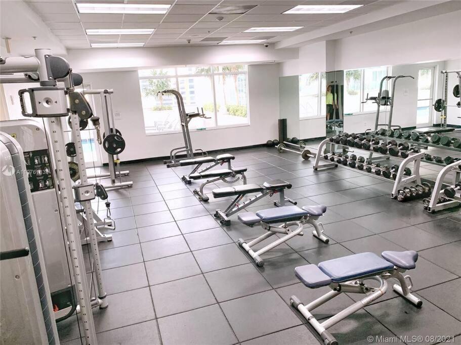 Luxurious Private Unit With Parking Apartment Miami Ngoại thất bức ảnh