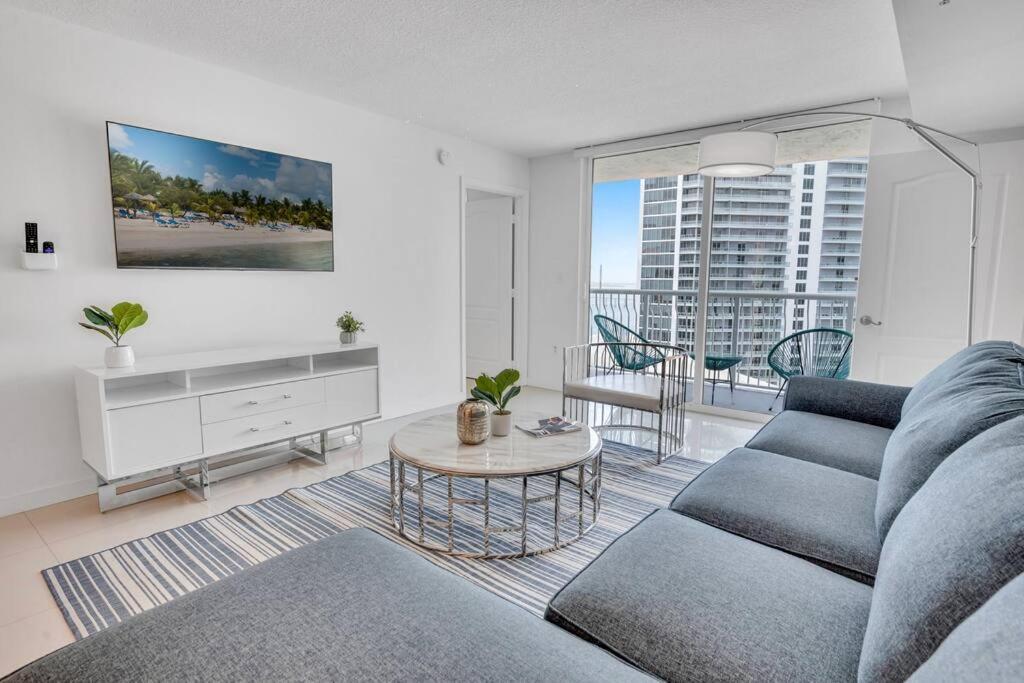 Luxurious Private Unit With Parking Apartment Miami Ngoại thất bức ảnh