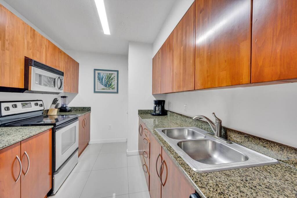 Luxurious Private Unit With Parking Apartment Miami Ngoại thất bức ảnh